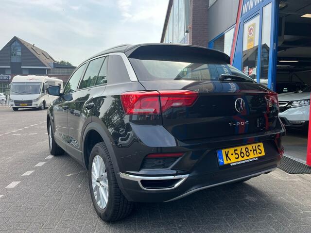 Volkswagen T-Roc 1.5 TSi 150pk Automaat Navi Carplay Airco bj2021