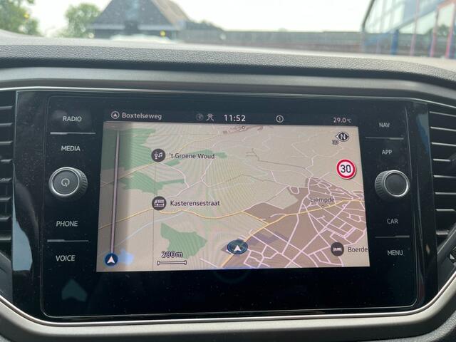 Volkswagen T-Roc 1.5 TSi 150pk Automaat Navi Carplay Airco bj2021