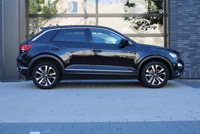 Volkswagen T-Roc 1.0 TSI Style Business | STOELVERWARMING | NAVI | PDC | CARPLAY |