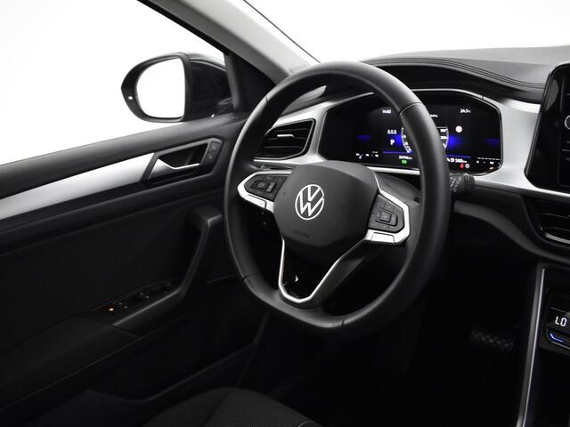 Volkswagen T-Roc 1.5 TSI 150pk DSG Life Edition · Camera · Side Assist · Parkeerassistent · Keyless · ACC · Apple/Android Car Play · 17"Velgen · 06-08-2028 of 100.000km