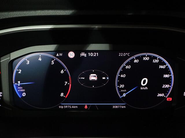 Volkswagen T-Roc 1.0 TSI R-Line Business 110 pk | Verlengde garantie | Navigatie | Parkeersensoren (Park assist) | Achteruitrijcamera | Keyless pakket | R-Line |