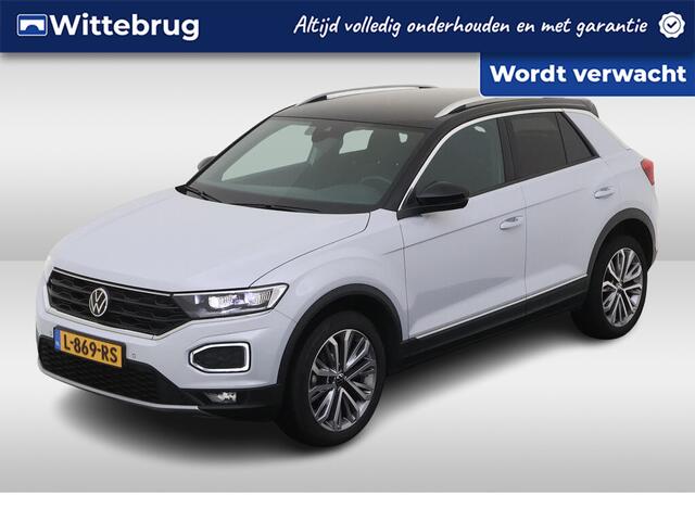 Volkswagen T-Roc 1.5 TSI Sport / Digitaal dashboard / LED / App connect / Camera / Parkeersensoren V+A /