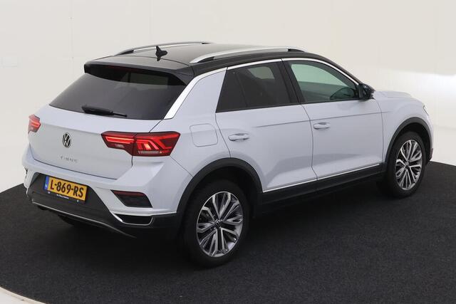 Volkswagen T-Roc 1.5 TSI Sport / Digitaal dashboard / LED / App connect / Camera / Parkeersensoren V+A /