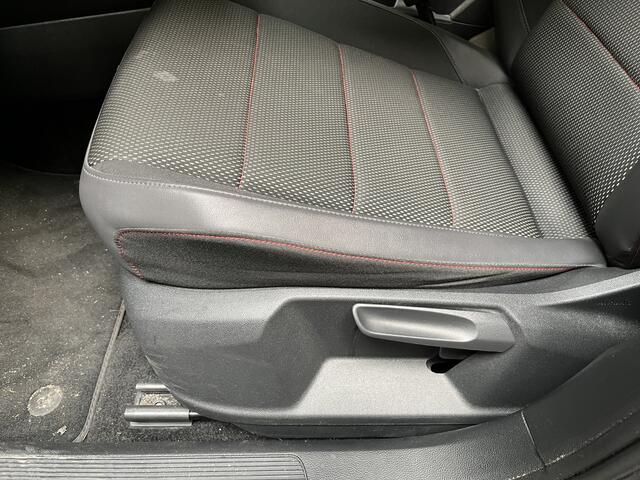 Volkswagen T-Roc 1.5 TSI 150 PK Sport / AUTOMAAT/ PANO/ ADAPT. CRUISE/ 19"LMV/ DIGITAL DASH/ STOEL VERWARM./ NAVI/ SPRAAKBEDIENING/ RIJ-MODI/ CLIMA/ BLUETOOTH