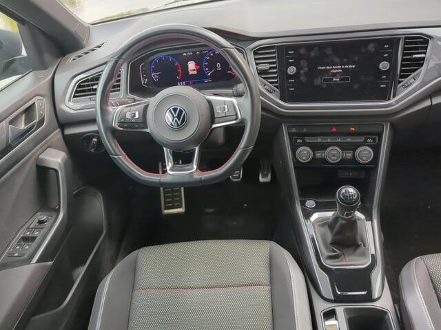 Volkswagen T-Roc 1.5 TSI 150 PKSport / ADAPT. CRUISE/ PARK. SENSOREN + CAMERA/ BLUETOOTH/ CLIMA/ LED/ 17" LMV