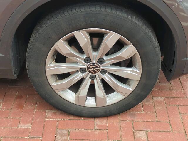 Volkswagen T-Roc 1.5 TSI 150 PKSport / ADAPT. CRUISE/ PARK. SENSOREN + CAMERA/ BLUETOOTH/ CLIMA/ LED/ 17" LMV