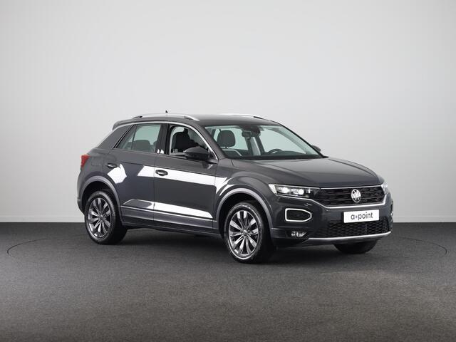 Volkswagen T-Roc 1.5 TSI Sport 150 pk Automaat (DSG) | Navigatie | Trekhaak | Parkeersensoren | Adaptieve cruise control | Elektr. achterklep |