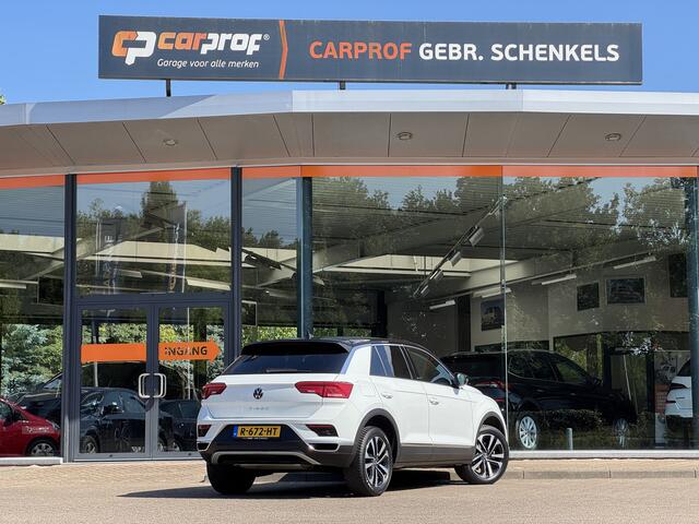 Volkswagen T-Roc 1.0 TSI UNITED 110 pK | CARPLAY | Stoelverwarming | 17" L.M. | Parkeersensoren V+A |