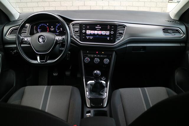 Volkswagen T-Roc 1.0 TSI Style | LED | Adaptive Cruise | Lane Assist |