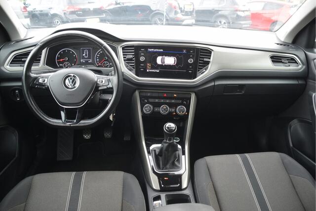 Volkswagen T-Roc 1.0 TSI Style Business Carplay | Adaptive cruise | 17 inch | DAB | Bluetooth | PDC