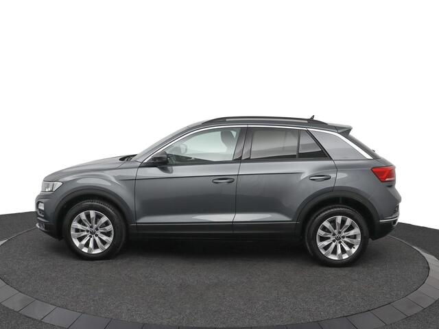 Volkswagen T-Roc 1.5 TSI Style | Parkeersensoren | Navigatie | Parkeercamera