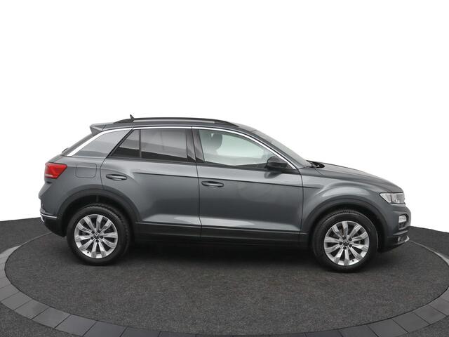 Volkswagen T-Roc 1.5 TSI Style | Parkeersensoren | Navigatie | Parkeercamera