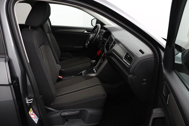 Volkswagen T-Roc 1.5 TSI Style | Parkeersensoren | Navigatie | Parkeercamera