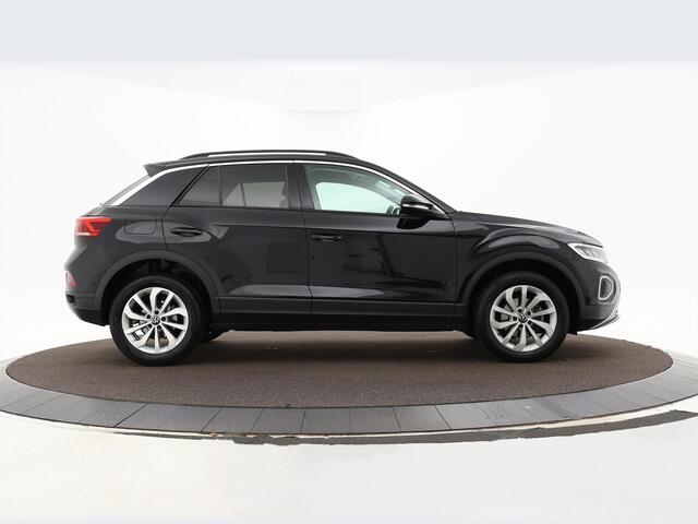 Volkswagen T-Roc 1.5 Tsi 150pk DSG Life Edition · Camera · Dodehoeksensor · Apple/Android Car Play · Keyless · P-Sensoren · Park Assist · Garantie t/m 05-08-2028 of 100.000km
