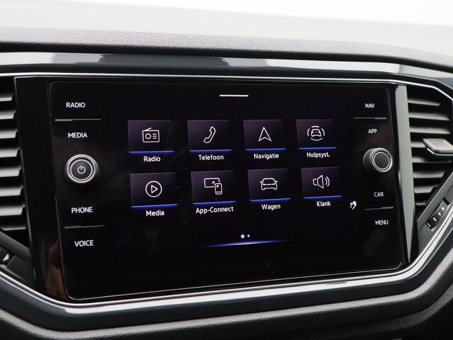 Volkswagen T-Roc 1.5 TSi 150 Pk Sport | Trekhaak | LED | Sensoren | Carplay | Adaptive Cruise | Climate Control | 17 Inch | 53.069 Km!!