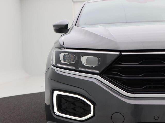 Volkswagen T-Roc 1.5 TSi 150 Pk Sport | Trekhaak | LED | Sensoren | Carplay | Adaptive Cruise | Climate Control | 17 Inch | 53.069 Km!!