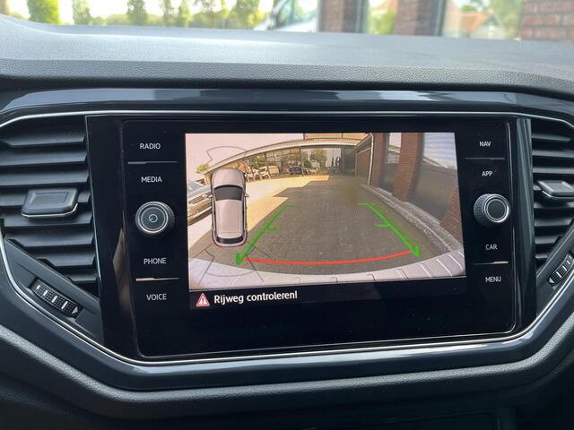 Volkswagen T-Roc 1.5 TSI R-LINE VIRTUAL DASBOARD | TREKHAAK AFN. | ELEC. A. KLEP | NAV | ADAPTIVE CRUISE CONTROL | CAMERA