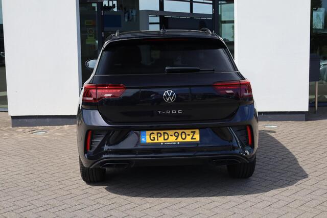Volkswagen T-Roc 1.5 TSI R-Line 150PK / 110kW DSG, Blackstyle pakket, 18" 'Grange Hill' hoogglans zwart LMV, Ergo stoel LED Plus koplampen, side assist (dodehoek detectie), achteruitrijcamera, Apple Carplay / Android Auto, digital cockpit pro, voorstoelen verwarmbaar, kui