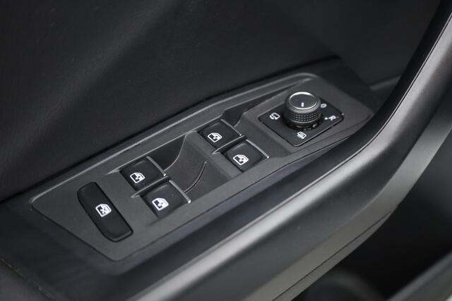 Volkswagen T-Roc 1.5 TSI Sport Business R-Line | Navi | Adapt. Cruise | Camera | Stoelverw. | CarPlay | PDC V+A