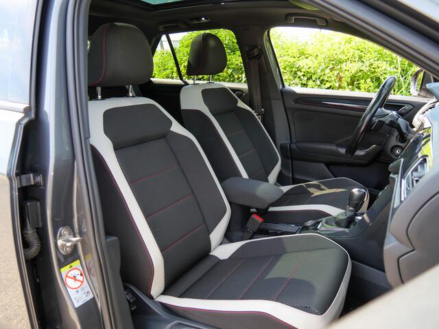 Volkswagen T-Roc 2.0 TSI 191PK 4Motion Automaat Sport | PANODAK | NAVIGATIE | CAMERA |