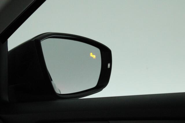 Volkswagen T-Roc 1.5 TSI 150pk DSG Style LED Virtual Cockpit Stoelverwarming