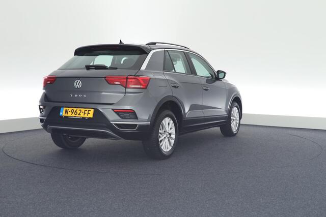 Volkswagen T-Roc 1.5 TSI 150pk DSG Style LED Virtual Cockpit Stoelverwarming