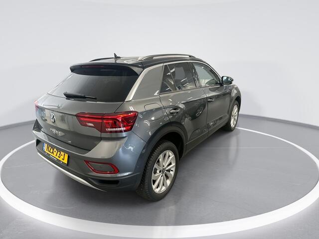 Volkswagen T-Roc 1.5 TSI 150pk DSG Life Edition · Keyless · Camera · Apple/Android Car Play · Navigatie · Stoelverwarming · 17'' Inch ·