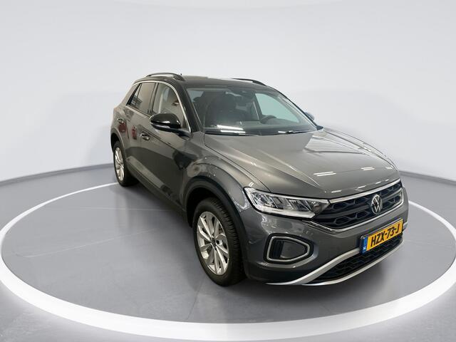 Volkswagen T-Roc 1.5 TSI 150pk DSG Life Edition · Keyless · Camera · Apple/Android Car Play · Navigatie · Stoelverwarming · 17'' Inch ·