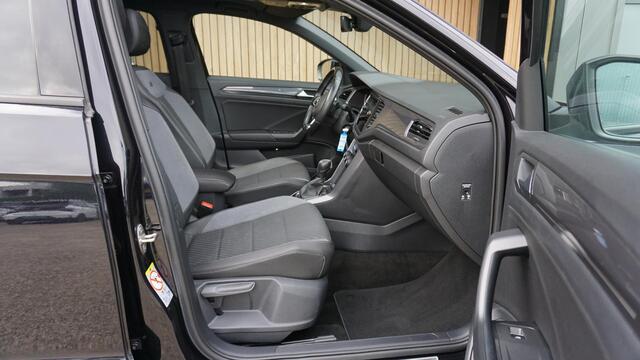 Volkswagen T-Roc 1.5 TSI 150PK DSG 3X R-Line Pano.Dak Virtual 19inch Suzuka LED Adaptive Cruise Control *79034km*