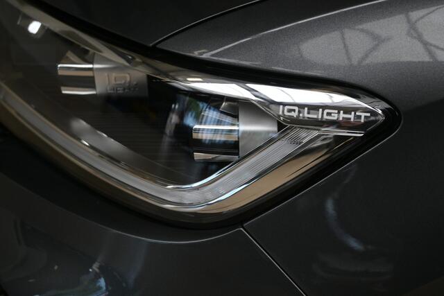 Volkswagen T-Roc 1.5 TSI 150pk R-Line Business | Camera | Elek. klep | IQ. Light | Black pack | 100% (Dealer) onderhouden label
