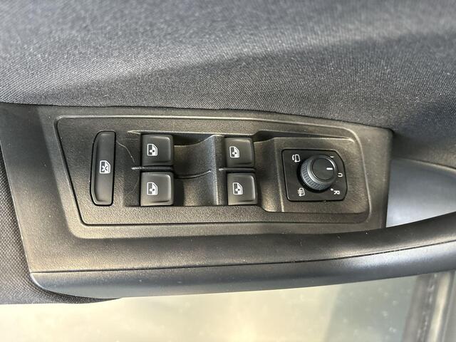 Volkswagen T-Roc 1.5 TSI 150pk DSG Life Edition · Keyless · Camera · Apple/Android Car Play · Navigatie · P-Sensoren · 17'' Inch · Garantie t/m 25-02-2027