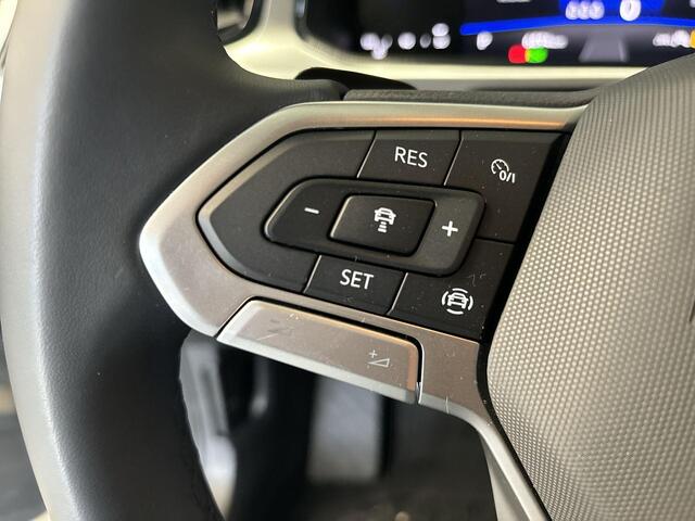 Volkswagen T-Roc 1.5 TSI 150pk DSG Life Edition · Keyless · Camera · Apple/Android Car Play · Navigatie · P-Sensoren · 17'' Inch · Garantie t/m 25-02-2027