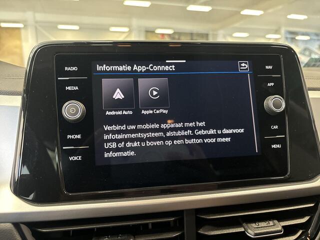 Volkswagen T-Roc 1.5 TSI 150pk DSG Life Edition · Keyless · Camera · Apple/Android Car Play · Navigatie · P-Sensoren · 17'' Inch · Garantie t/m 25-02-2027