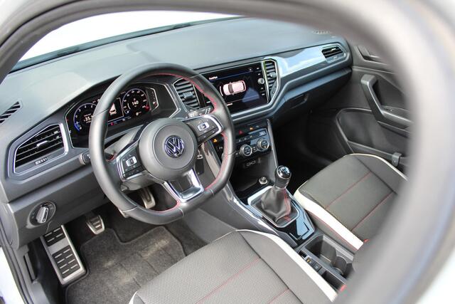 Volkswagen T-Roc 1.5 TSI 150Pk Sport | 1 eigenaar | Dealer onderhouden