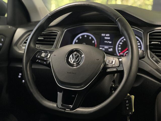 Volkswagen T-Roc 1.0 TSI Style | Trekhaak | Adaptieve Cruise Control | Parkeersensoren | Apple Carplay/Android Auto | Lane Assist | Navigatie | DAB | Airconditioning |