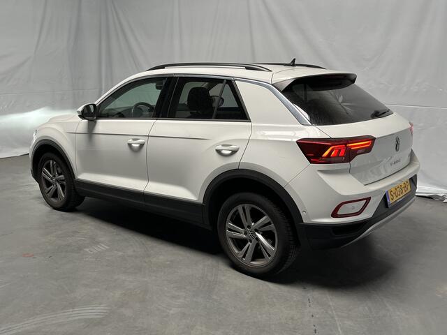 Volkswagen T-Roc 1.0 TSI Life 75 Edition / GARANTIE TM 01-2027/ ADAPT. CRUISE/ LED/ DAB/ CLIMA/ DIGITAL DASH/ APP-CONNECT/ PARK. SENSOREN + CAMERA/ NAVI/ BLUETOOTH/ 17" LMV