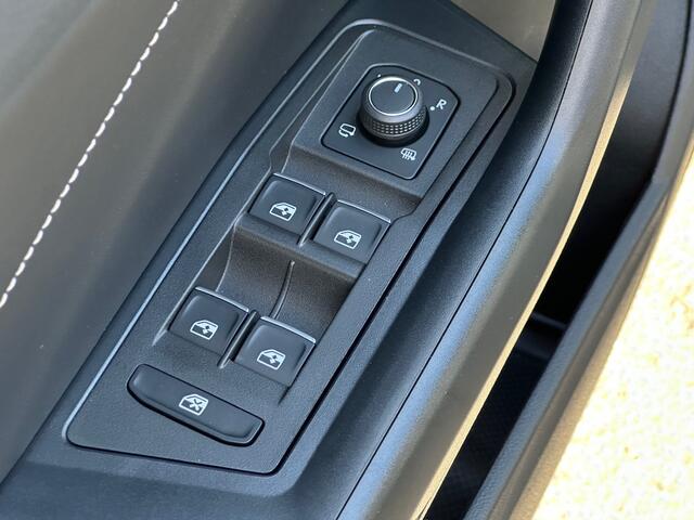 Volkswagen T-Roc 1.5 TSI 150pk DSG R-Line | Camera | Keyless | Elek. Achterklep | Dode hoek | Rijklaar incl. 1 jaar Bovag garantie