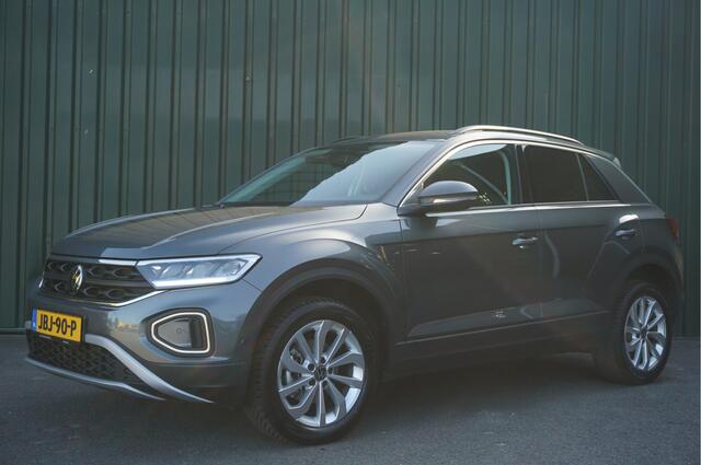 Volkswagen T-Roc 1.5TSI 150pk Automaat Life + Camera/ Carplay/ Navi/ Adapt.Cruise/ LED/ Nieuwstaat/ Garantie!