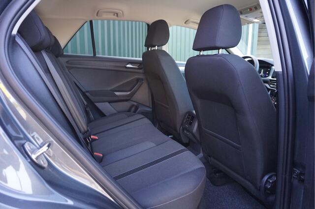 Volkswagen T-Roc 1.5TSI 150pk Automaat Life + Camera/ Carplay/ Navi/ Adapt.Cruise/ LED/ Nieuwstaat/ Garantie!