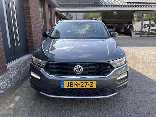 Volkswagen T-Roc 1.5 TSI IQ DRIVE ADAPTIVE CRUISE CONTROL | NAV | CAMERA | APPLE/ANDROID CARPLAY