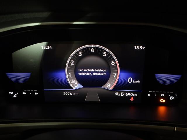 Volkswagen T-Roc 1.0 TSI Life Edition 110 pk | Verlengde garantie | Navigatie via App | Parkeersensoren (Park assist) | Achteruitrijcamera | LED koplampen |