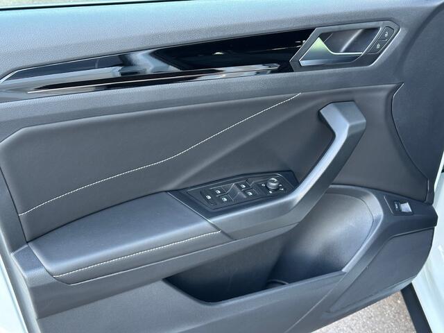 Volkswagen T-Roc 1.5 TSI 150pk DSG R-Line | Camera | Keyless | Elek. Achterklep | Dode hoek | Rijklaar incl. 1 jaar Bovag garantie