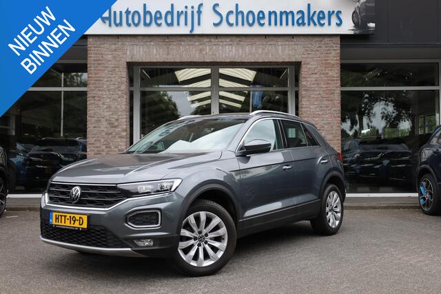Volkswagen T-Roc 1.5 TSI CARPLAY ELEC.ACHTERKLEP/SPIEGELS ADAPTIVE-CRUISE AUTO-HOLD DAB NAVI CLIMA 2XPDC 17''LMV