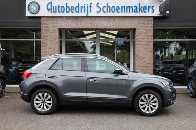 Volkswagen T-Roc 1.5 TSI CARPLAY ELEC.ACHTERKLEP/SPIEGELS ADAPTIVE-CRUISE AUTO-HOLD DAB NAVI CLIMA 2XPDC 17''LMV