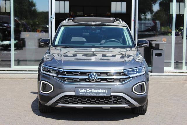 Volkswagen T-Roc 1.5 TSI Style | Pano | Trekhaak | Carplay |