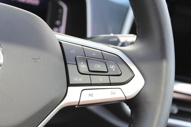 Volkswagen T-Roc 1.5 TSI Style | Pano | Trekhaak | Carplay |