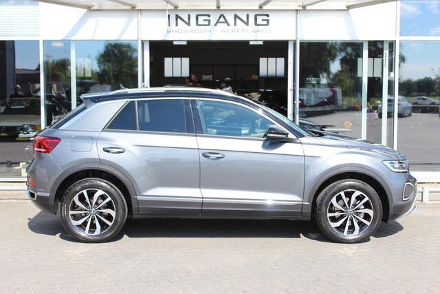 Volkswagen T-Roc 1.5 TSI Style | Pano | Trekhaak | Carplay |