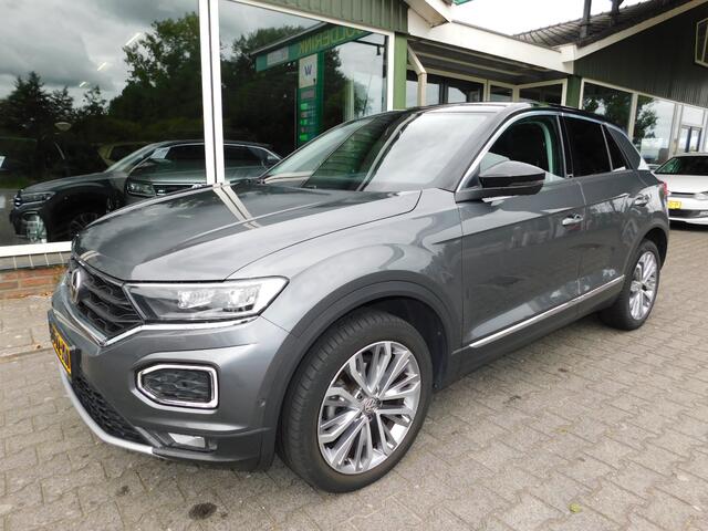 Volkswagen T-Roc 1.5TSI 150PK DSG STYLE!! All-in Prijs! Trekhaak!