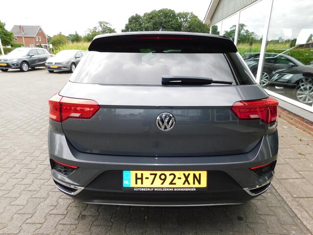 Volkswagen T-Roc 1.5TSI 150PK DSG STYLE!! All-in Prijs! Trekhaak!