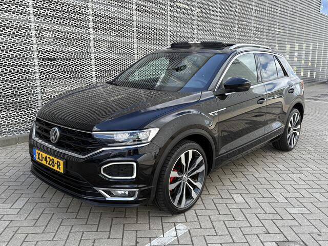 Volkswagen T-Roc 1.5 TSI R-line / Digitaal dashboard / Navigatie / Trekhaak / Bearlock / Suzuka 19 inch velgen /